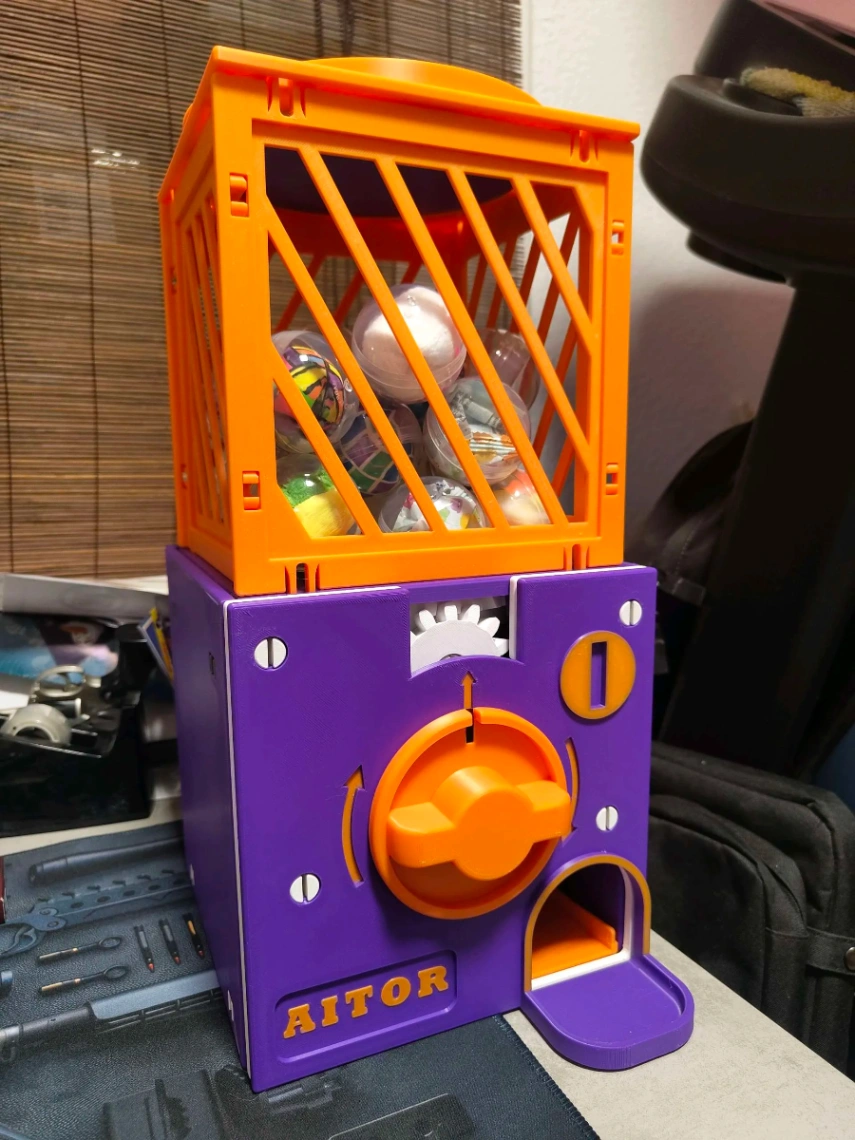 Cupsule Toy (Gacha) vending machine for Makerchip